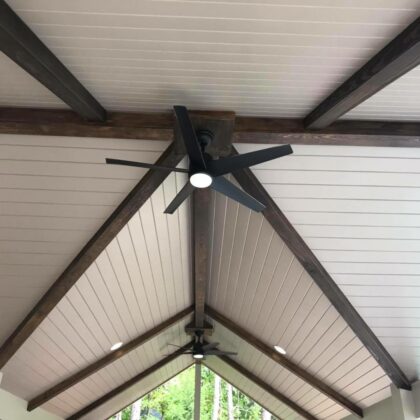 Deck roof with fan