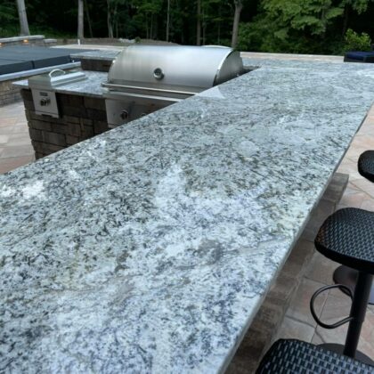 Outdoor kitchen with bartop