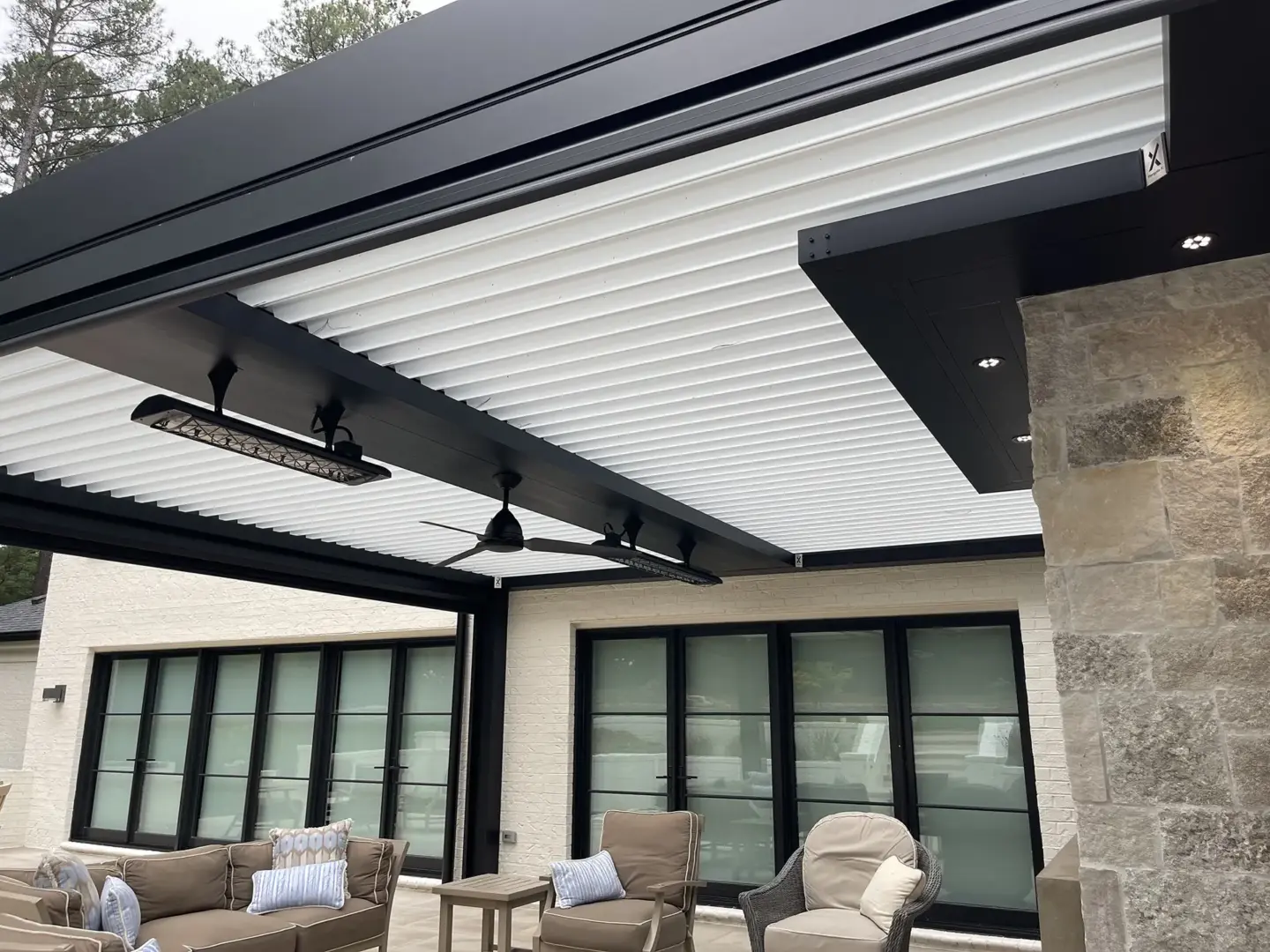 Majestic Outdoors louvered Pergola